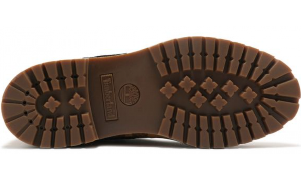 Timberland × A BATHING APE®︎ \"Brown\" Buy A Bathing Ape x Undefeated x Timberland 6 Inch 'Wheat' - TB